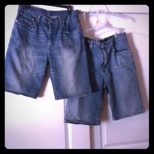 LEVIS 569 SHORTS; SIZE: 33